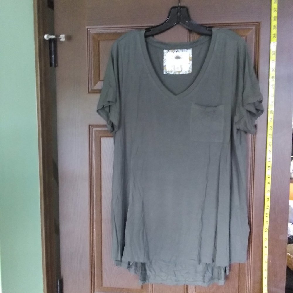 GREEN Pocket Tee